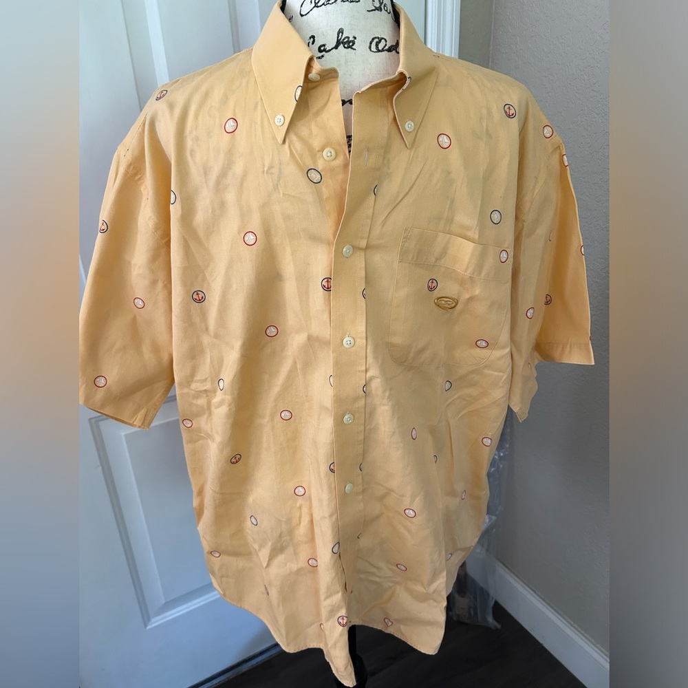 Oscar de la Renta men’s short sleeve shirt. Hardly worn